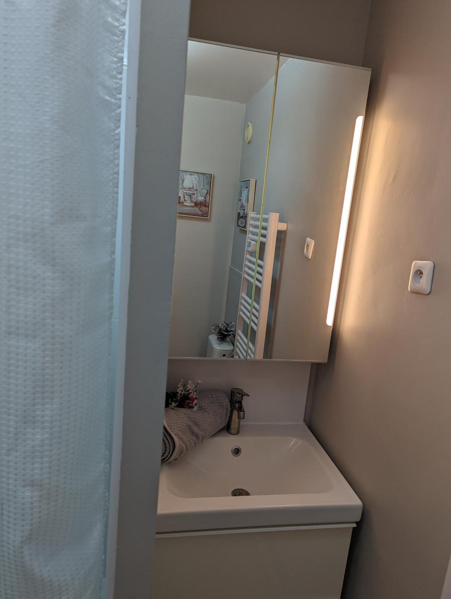 Charming Studio With Eiffel View Parigi Esterno foto