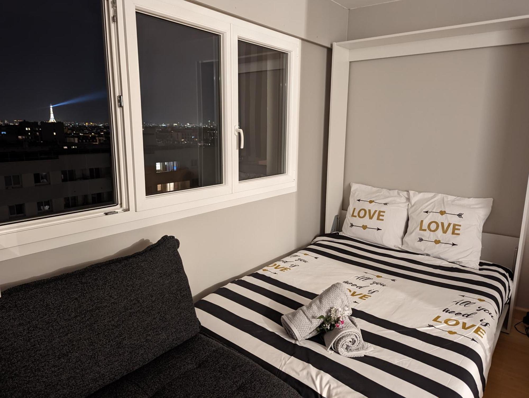 Charming Studio With Eiffel View Parigi Esterno foto